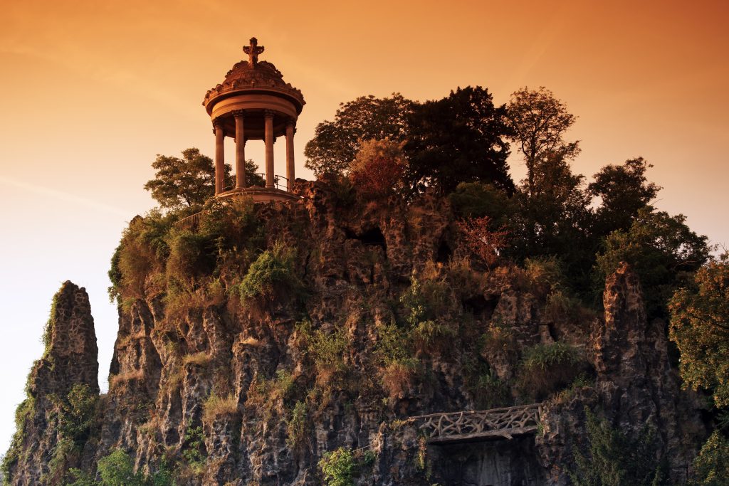 buttes_chaumont_garden_paris_c_bensliman_hassan