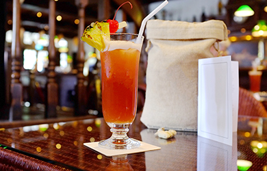 Must-Do in Singapur - ein Singapore Sling im Raffles Hotel