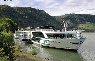 Die MS Inspire in Boppard © VIVA Cruises/Oceanliner Pictures