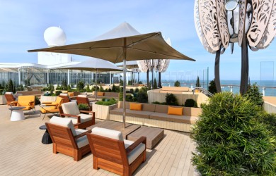 Rooftop Garden / Celebrity Cruises