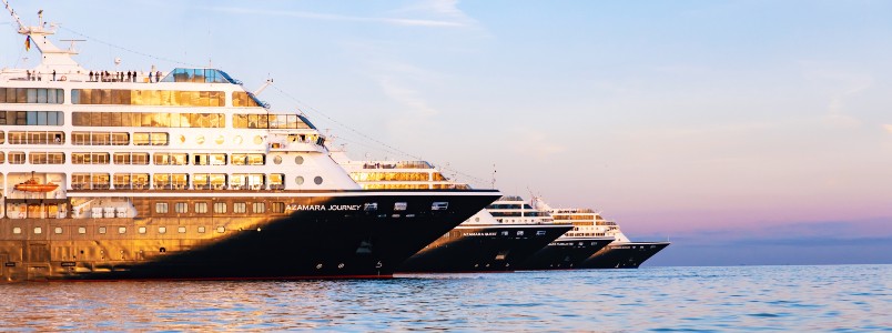 Treffen der Azamara Club Cruises Schwesterschiffe Foto Azamara/Koper