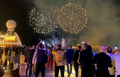 Taufe der Vista mit Feuerwerk